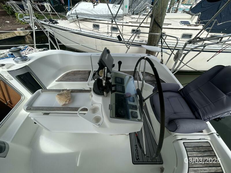 35' 1999 Beneteau Oceanis 352