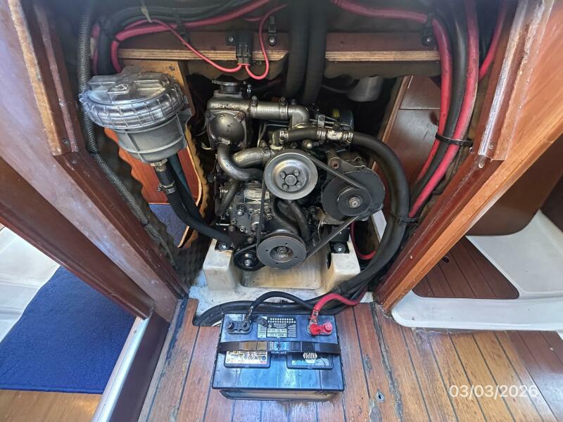 35' 1999 Beneteau Oceanis 352