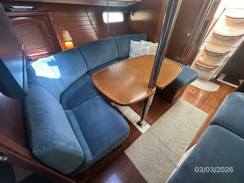 35' 1999 Beneteau Oceanis 352