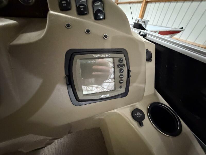 25' 2011 Bennington 2554 GCW