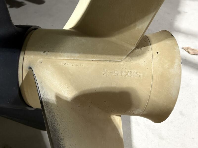 25' 2011 Bennington 2554 GCW