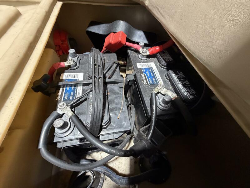 25' 2011 Bennington 2554 GCW