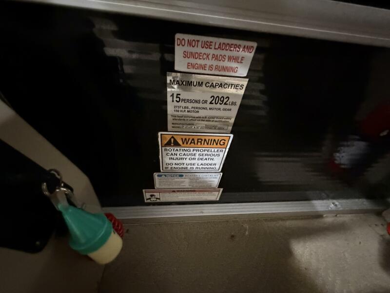 25' 2011 Bennington 2554 GCW