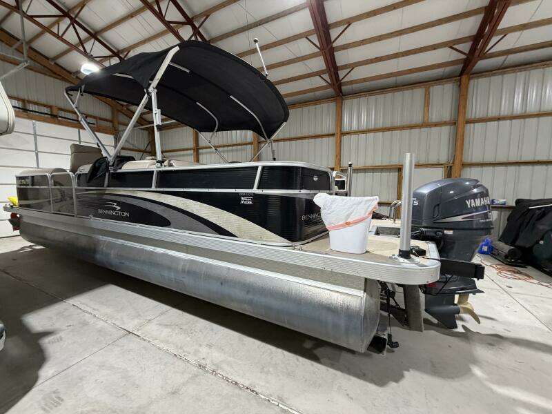 2011 Bennington 2554 GCW