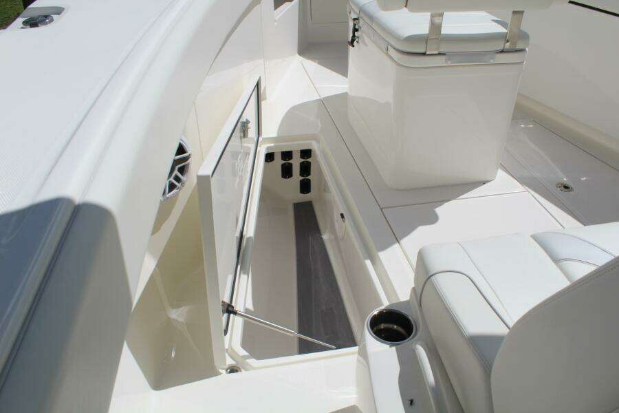 37ft SeaVee Yacht For Sale