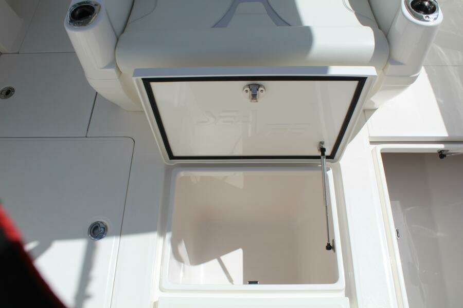 37ft SeaVee Yacht For Sale