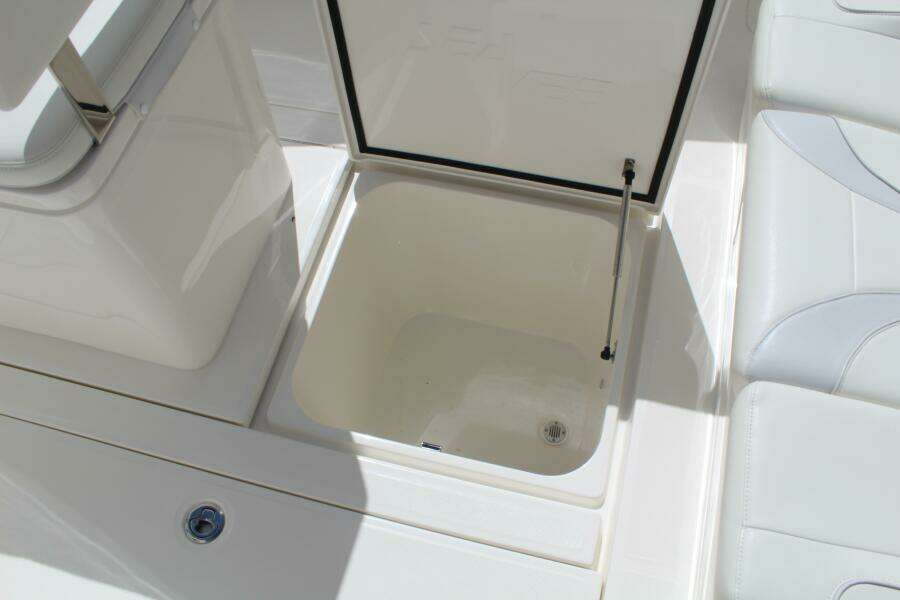 37ft SeaVee Yacht For Sale