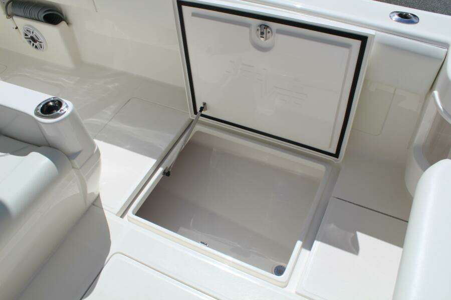 37ft SeaVee Yacht For Sale