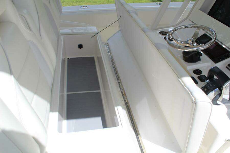 37ft SeaVee Yacht For Sale