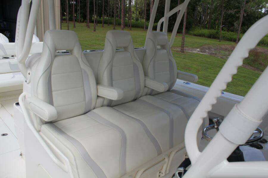 37ft SeaVee Yacht For Sale