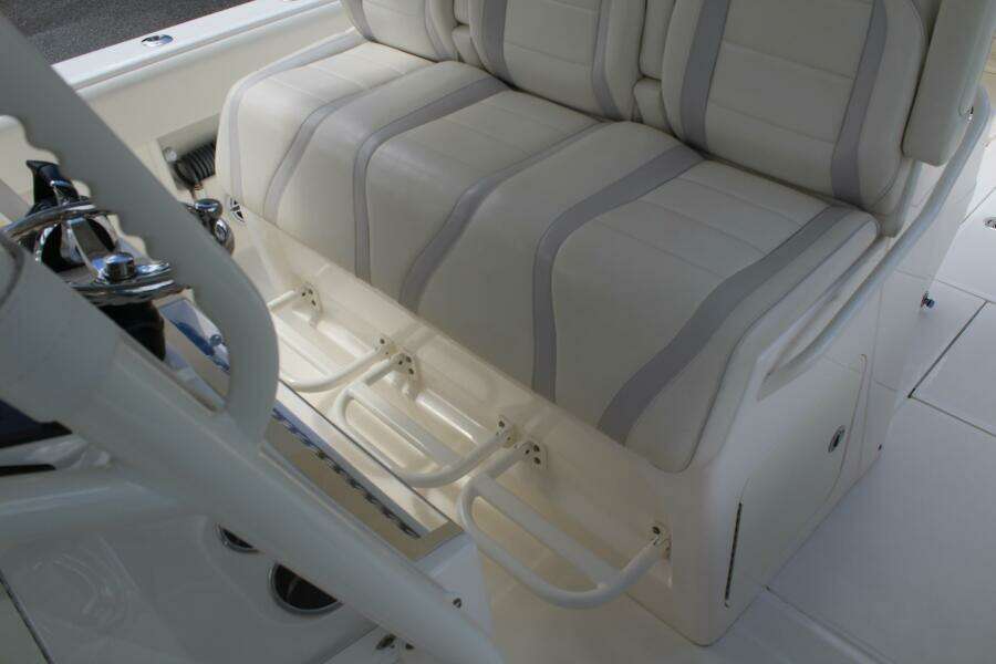 37ft SeaVee Yacht For Sale