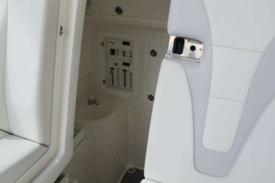 37ft SeaVee Yacht For Sale