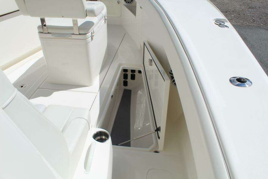 37ft SeaVee Yacht For Sale