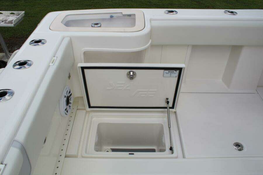 37ft SeaVee Yacht For Sale