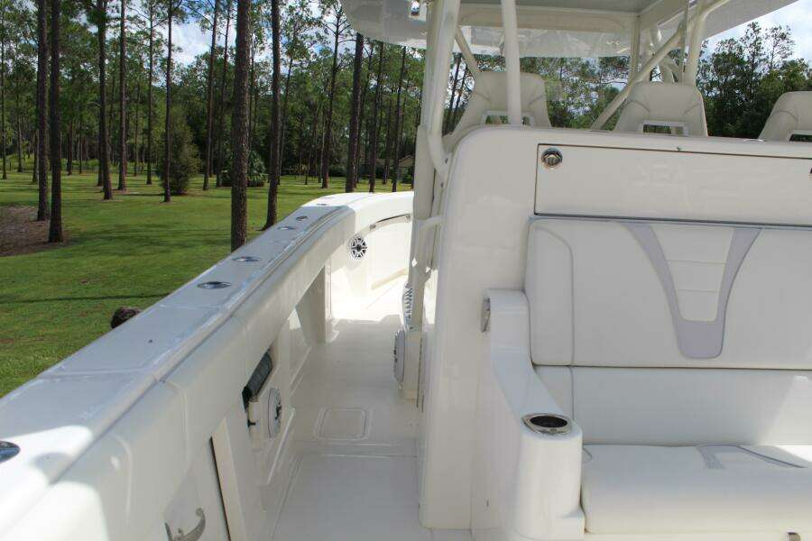 37ft SeaVee Yacht For Sale