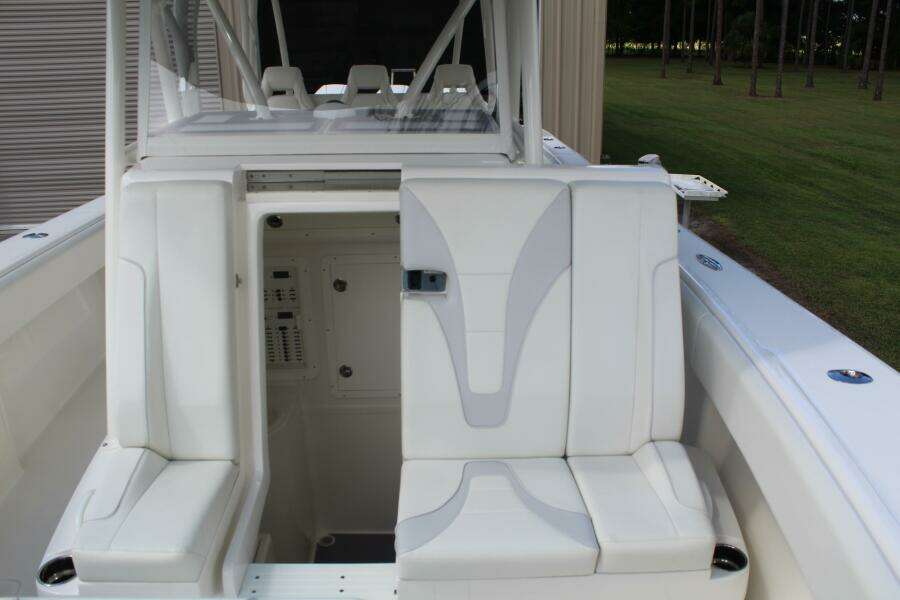 37ft SeaVee Yacht For Sale