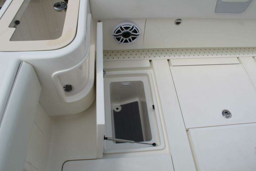 37ft SeaVee Yacht For Sale