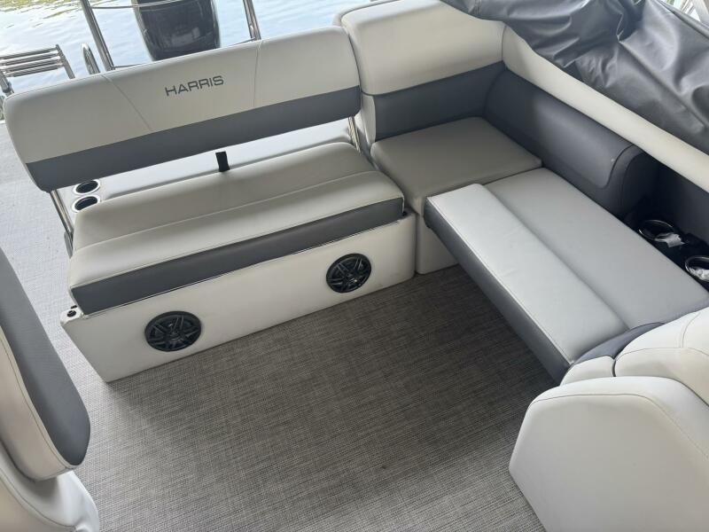 23' 2022 Harris CX230