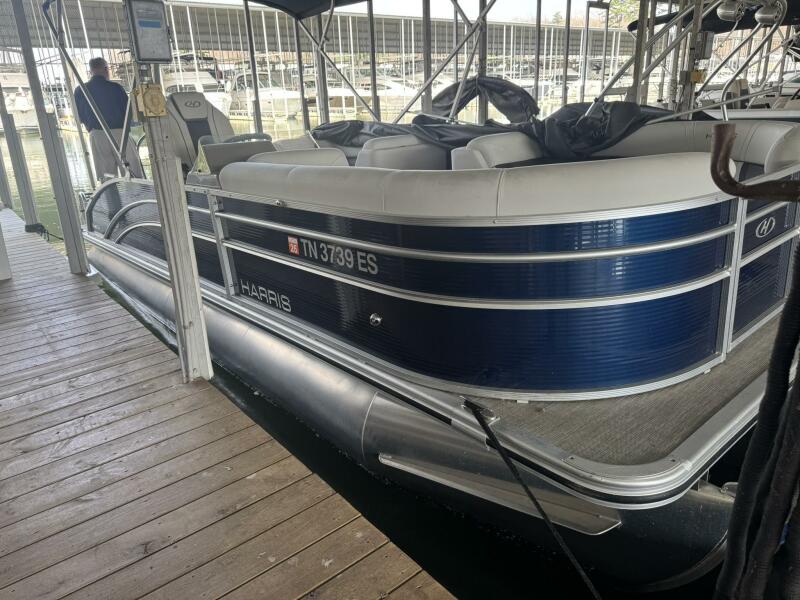 23' 2022 Harris CX230