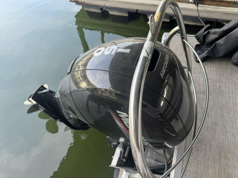 23' 2022 Harris CX230