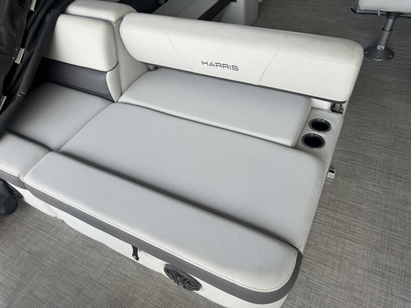 23' 2022 Harris CX230