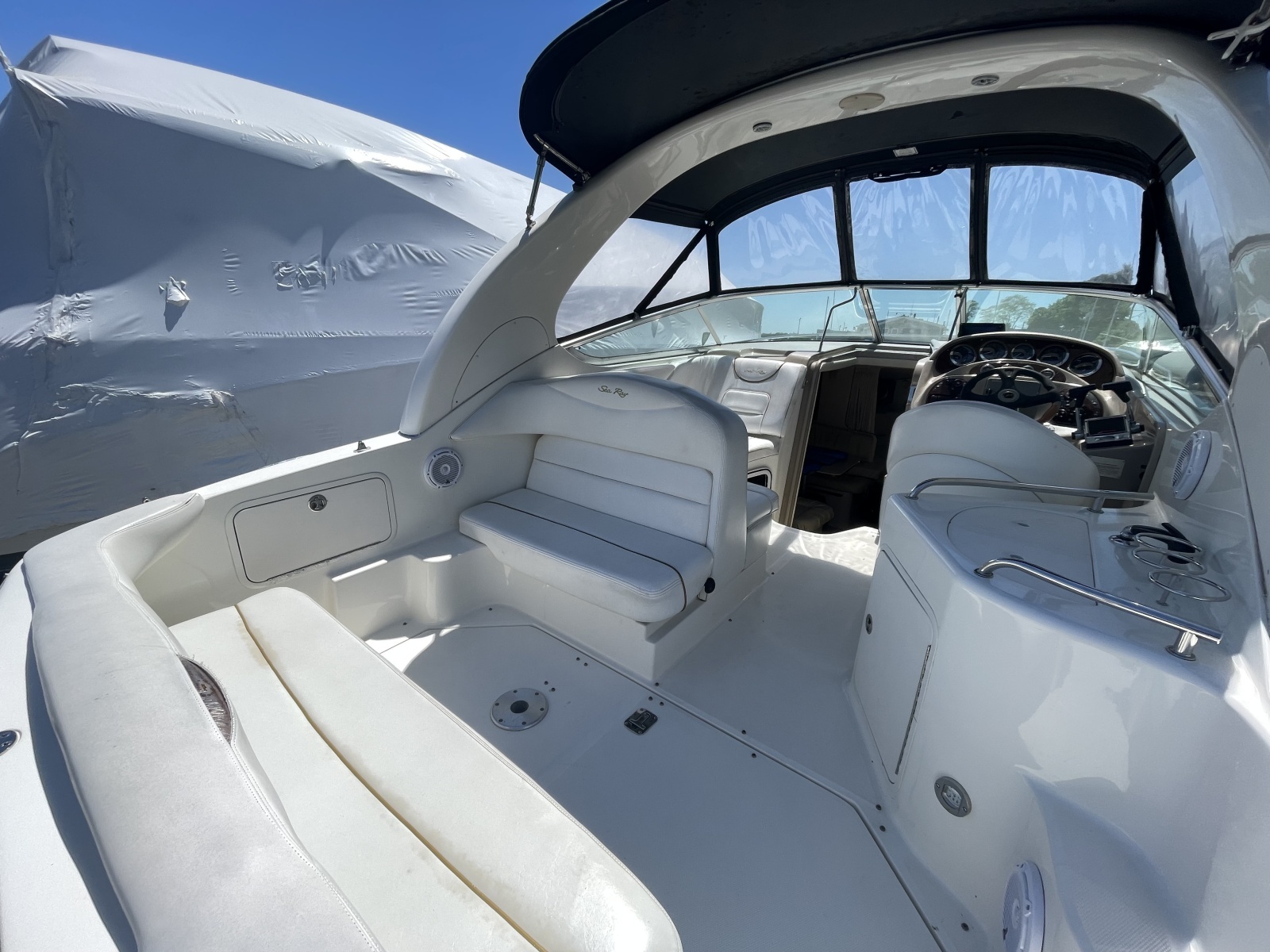 28ft Sea Ray Yacht For Sale