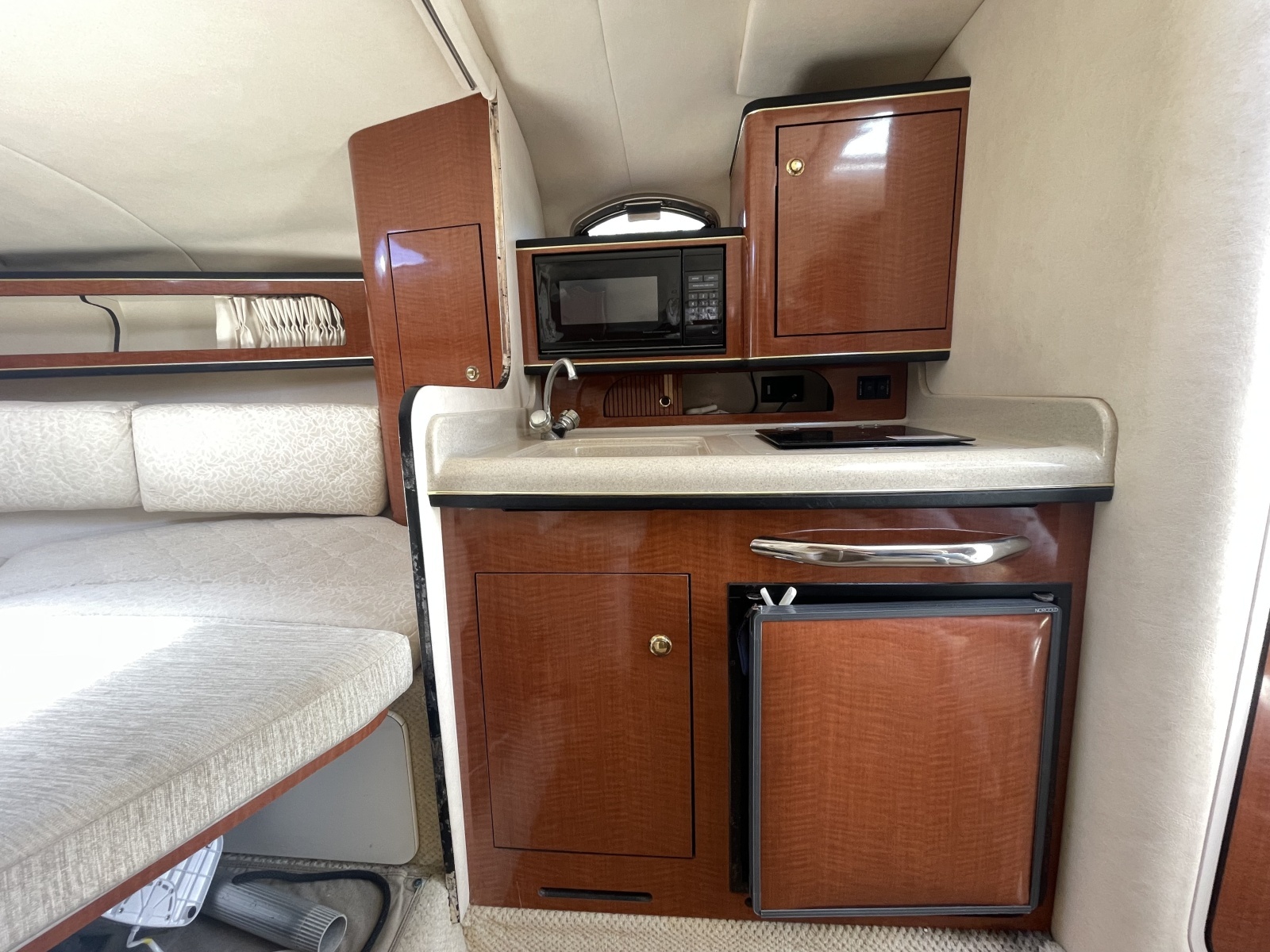 28ft Sea Ray Yacht For Sale