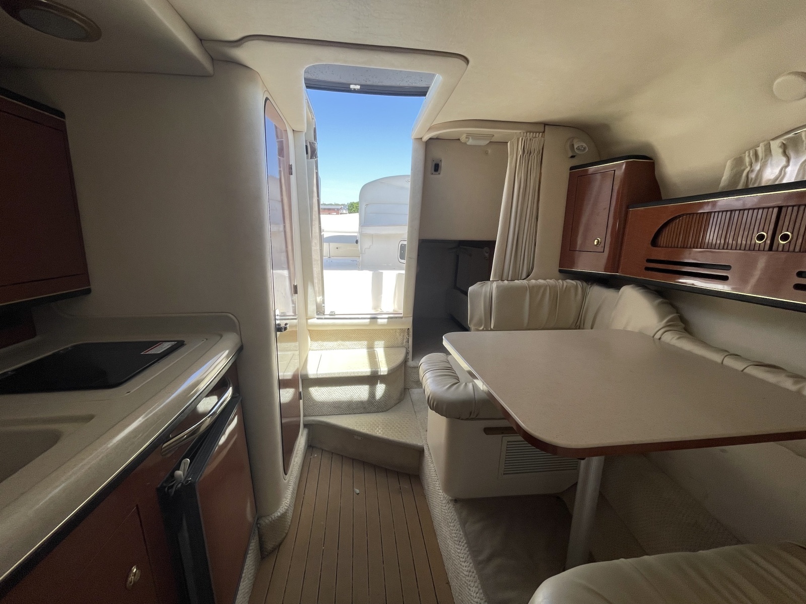 28ft Sea Ray Yacht For Sale