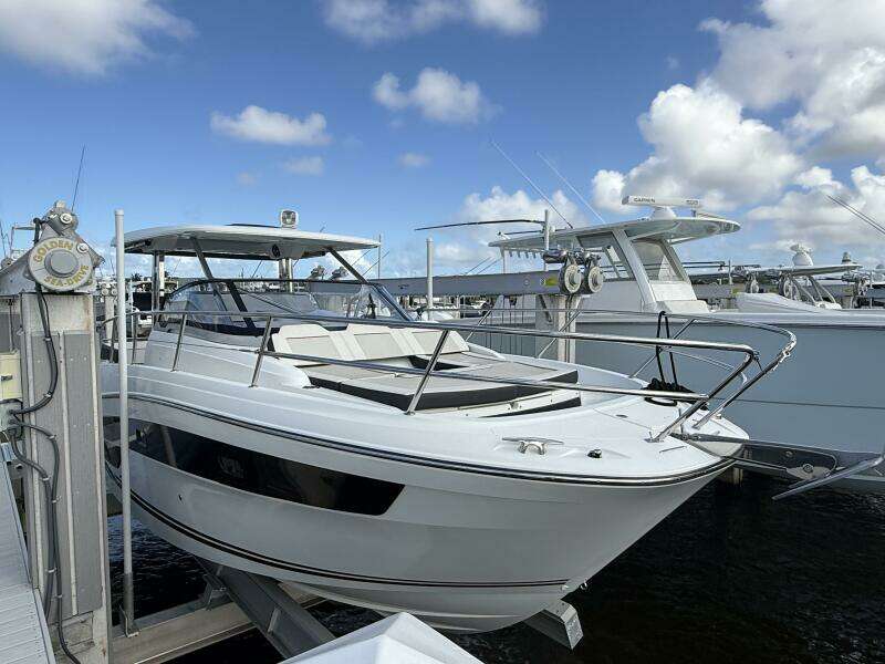 35ft Jeanneau Yacht For Sale