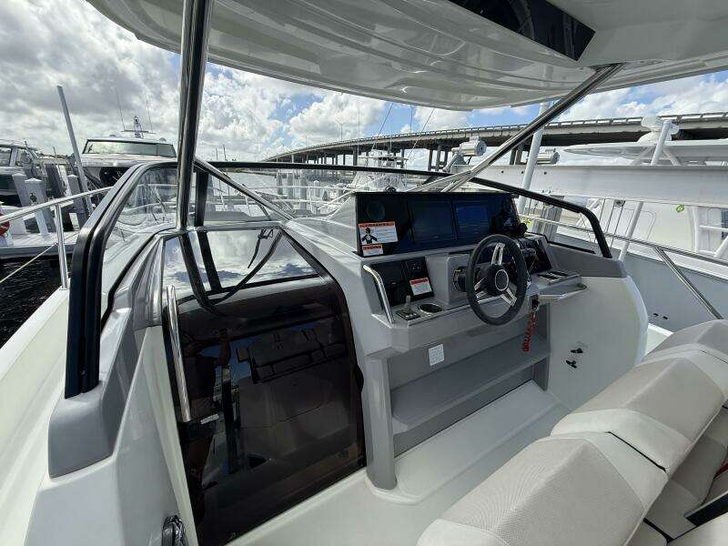 35ft Jeanneau Yacht For Sale