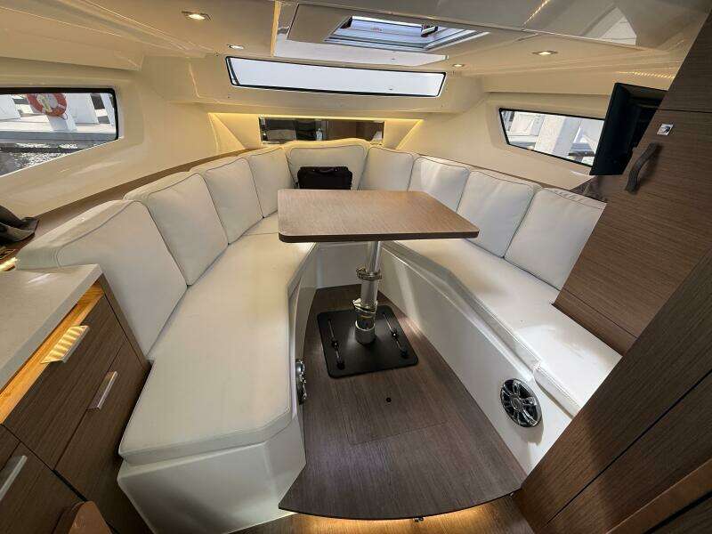 35ft Jeanneau Yacht For Sale