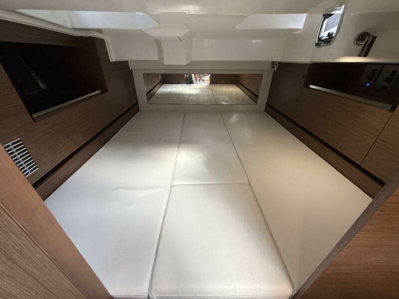 35ft Jeanneau Yacht For Sale