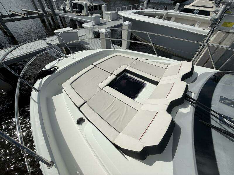 35ft Jeanneau Yacht For Sale