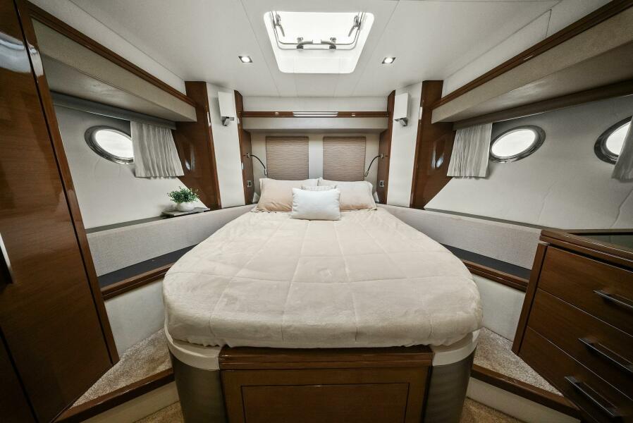 63' 2014 Marquis 630 Sport Yacht