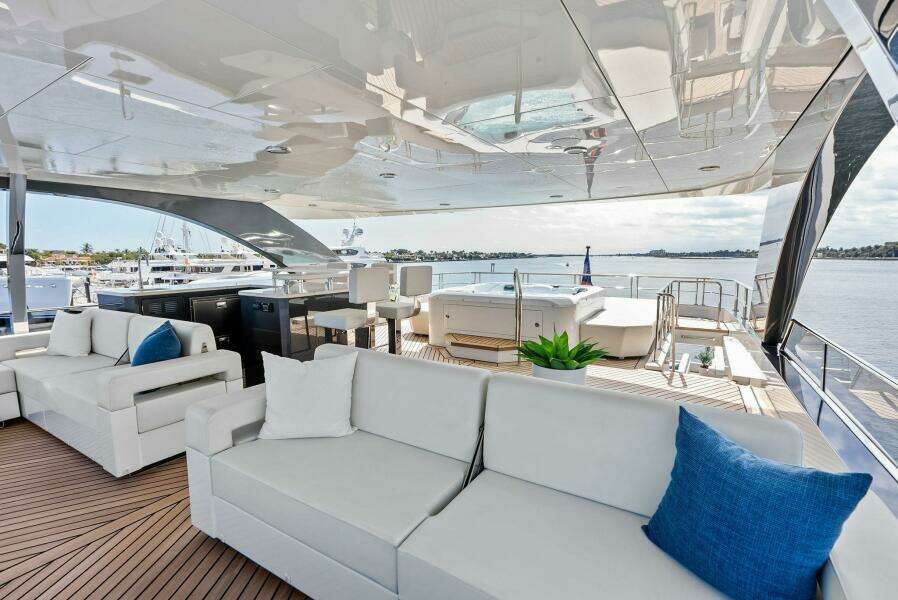 SERENITY NOW 115ft Ocean Alexander Yacht For Sale