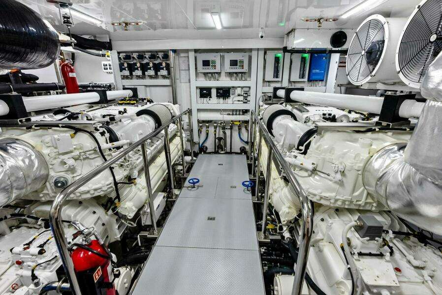 SERENITY NOW 115ft Ocean Alexander Yacht For Sale