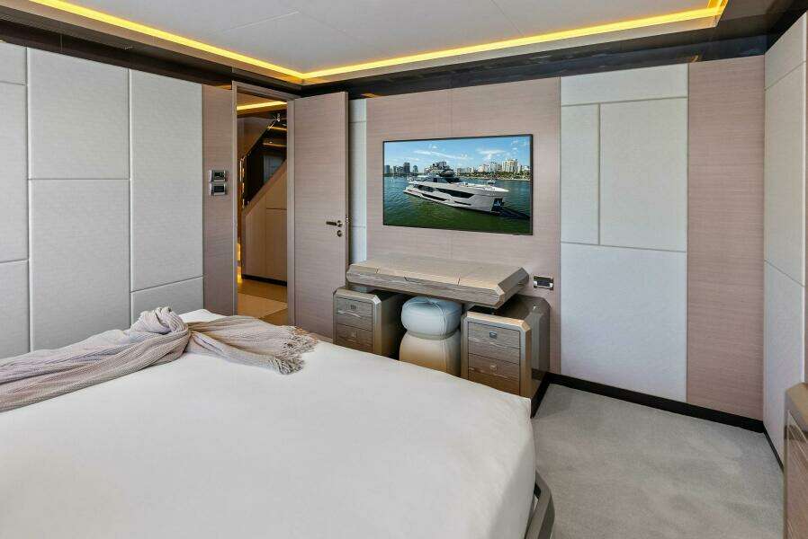 SERENITY NOW 115ft Ocean Alexander Yacht For Sale