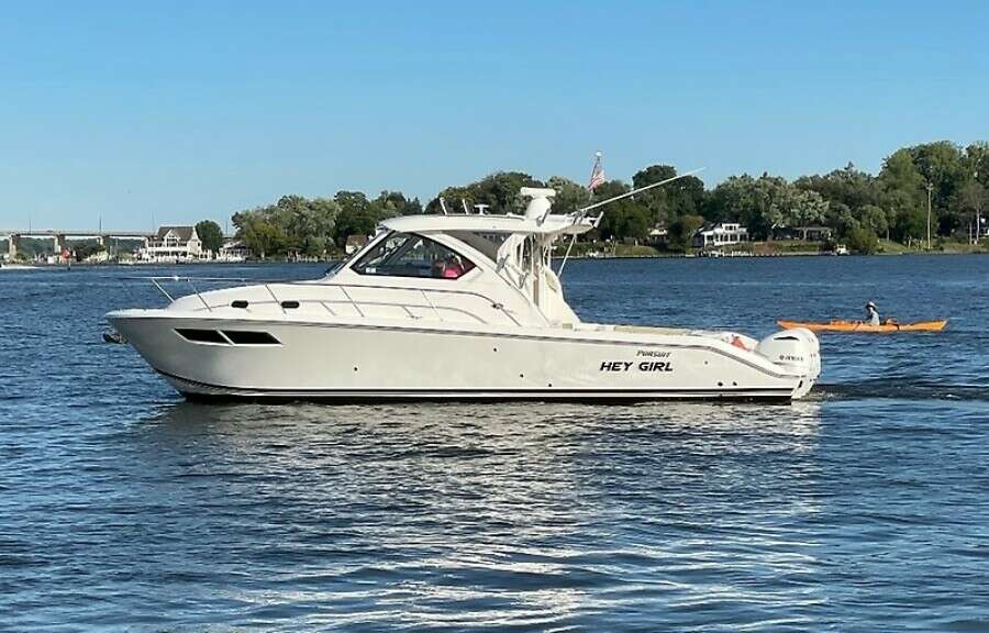 Hey Girl 35ft Pursuit Yacht For Sale