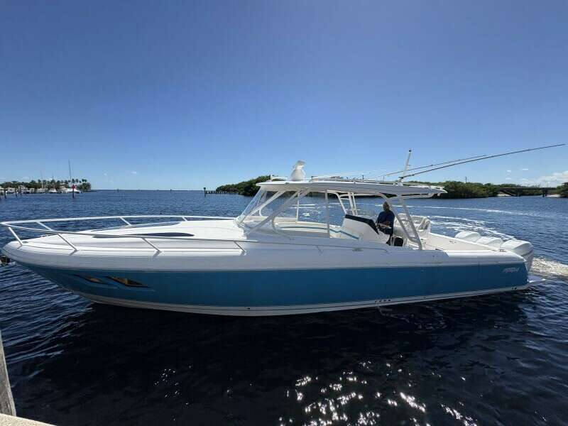 40ft Intrepid Yacht For Sale