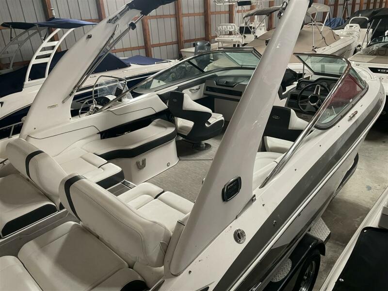24' 2019 Regal 2300