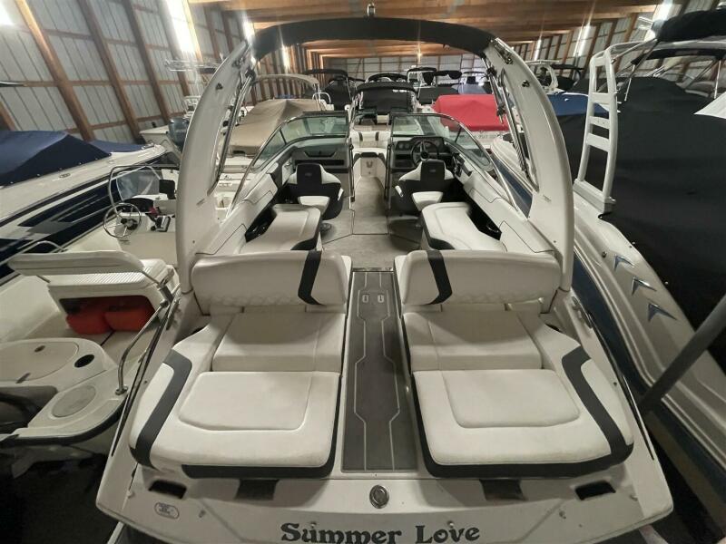 24' 2019 Regal 2300