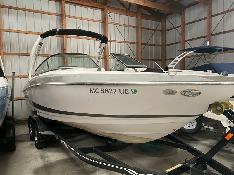 24' 2019 Regal 2300