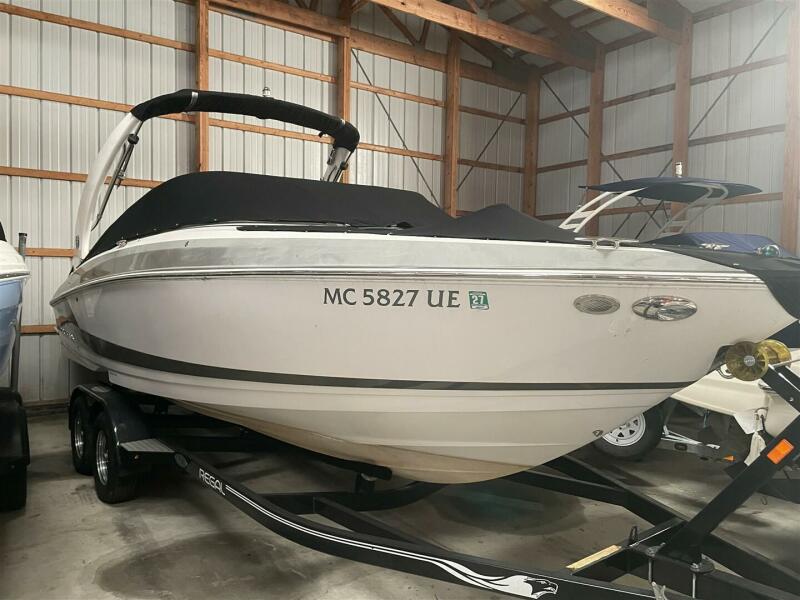 24' 2019 Regal 2300
