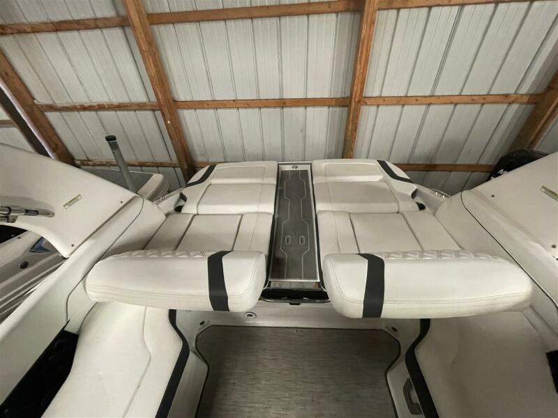 24' 2019 Regal 2300