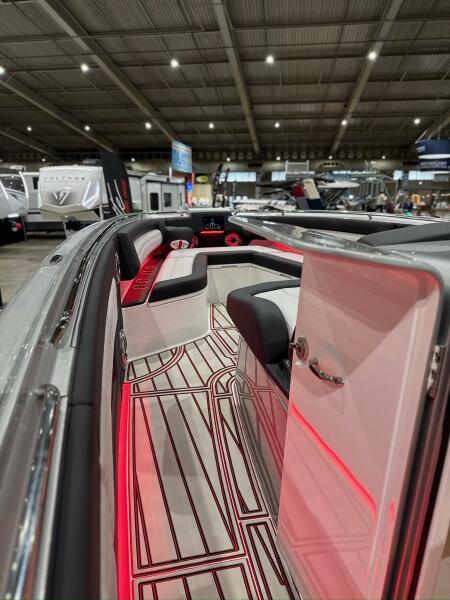 41' 2024 Cigarette Nighthawk SD Edition