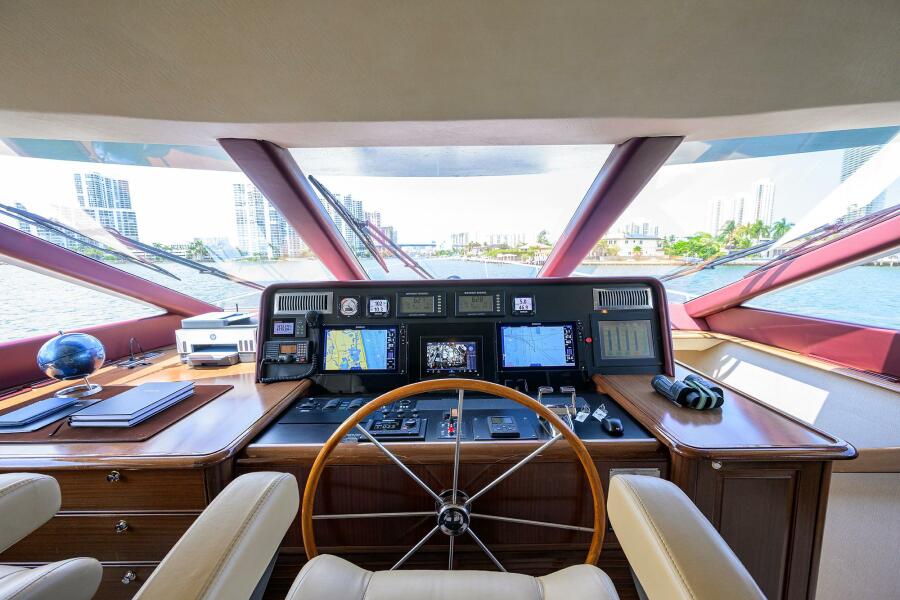 85' 2005 Pacific Mariner 85