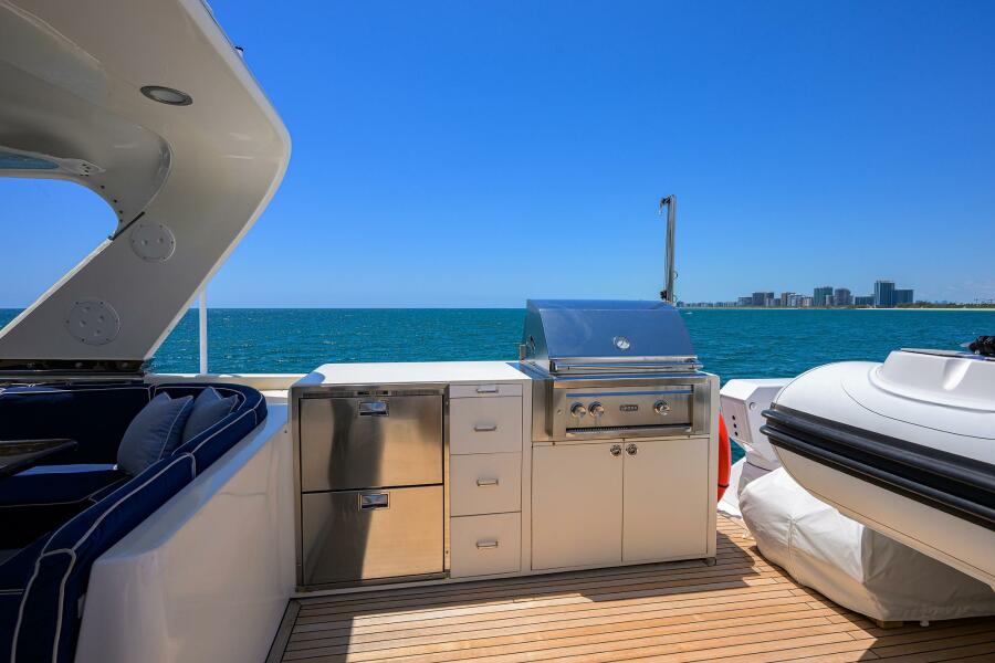 85' 2005 Pacific Mariner 85