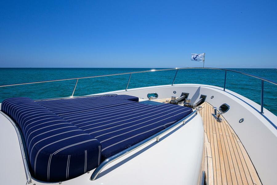 85' 2005 Pacific Mariner 85