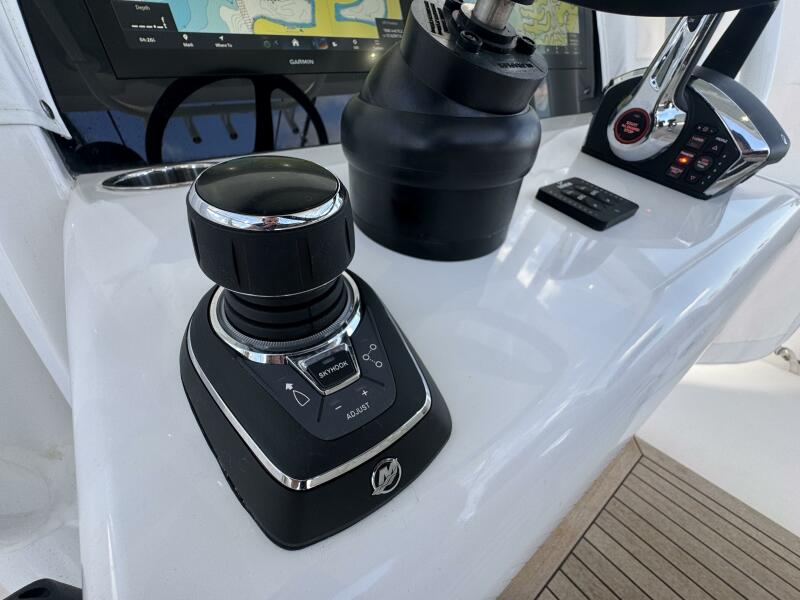 38' 2024 Jupiter 38 HFS