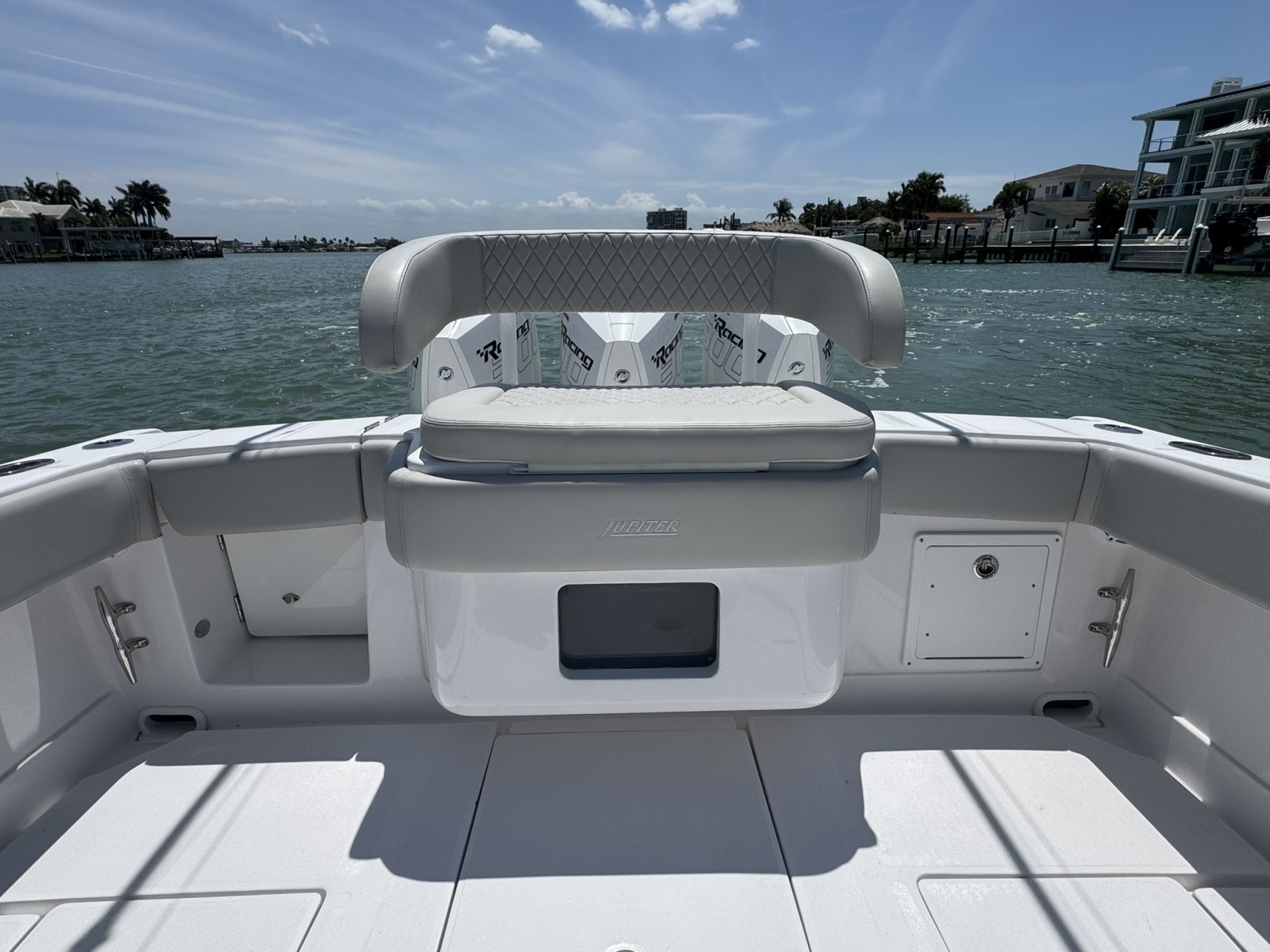 38' 2024 Jupiter 38 HFS